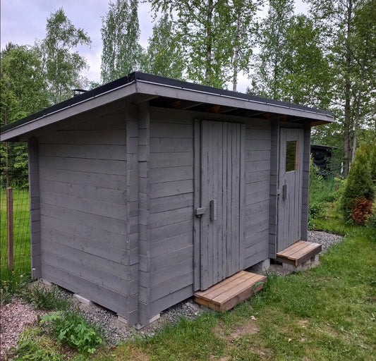 Pihavarasto väliseinällä 2,25m x 4,2m